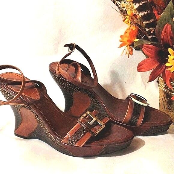 Hilary Radley Platforms - Picture 1 of 14